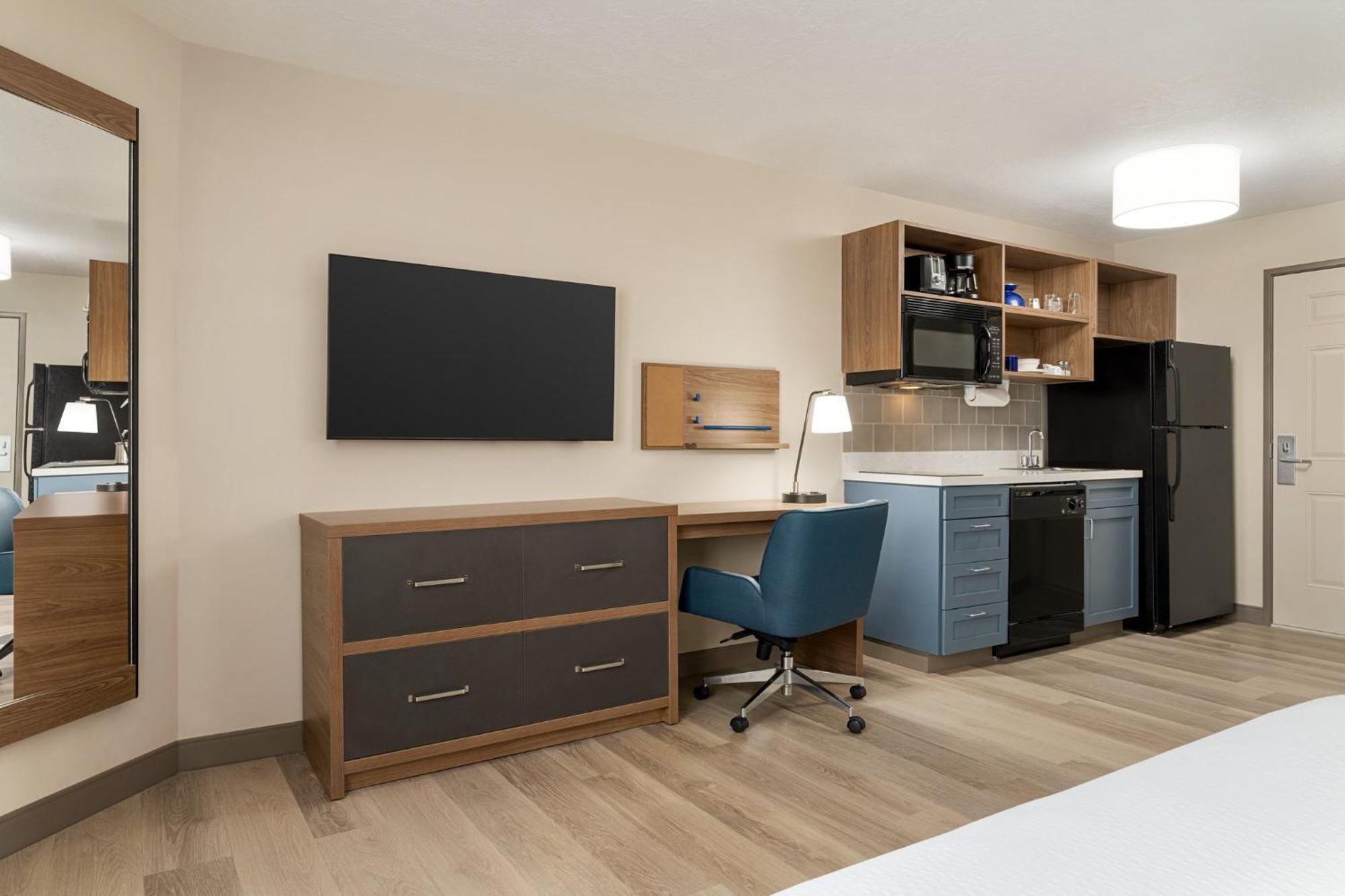 Candlewood Suites Boise - Towne Square By Ihg Экстерьер фото